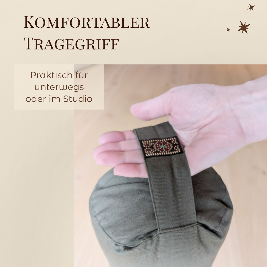Yogabolster Olivgrün | Bezug aus 100% Bio-Baumwolle | Natürliche Füllung aus Buchweizenspreu | Nachhaltiges Yogakissen | 63 x 17 cm