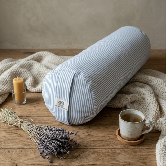 Yogabolster Grau-weiß gestreift | 100% lokale Handarbeit | Bezug aus Baumwolle | Natürliche Füllung aus Buchweizenspreu | Yogarolle | Mittelgroß: 63 x 17 cm