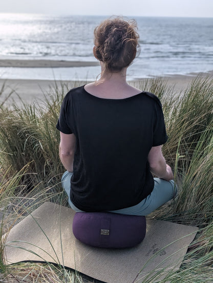 Meditations-Set: Meditationskissen aus Bio-Baumwolle & hochwertiges Räucherwerk | Räucherstäbchen der Serie Moonshine Yoga